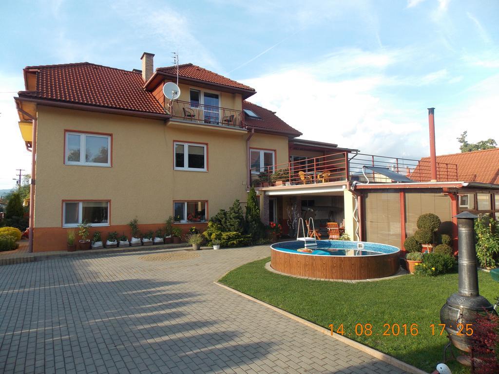 Liptovský Mikuláš Apartman Jas מראה חיצוני תמונה
