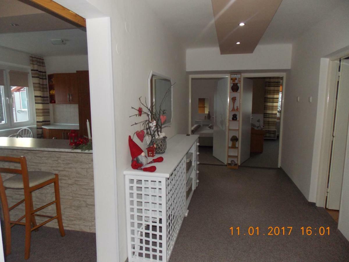 Liptovský Mikuláš Apartman Jas מראה חיצוני תמונה
